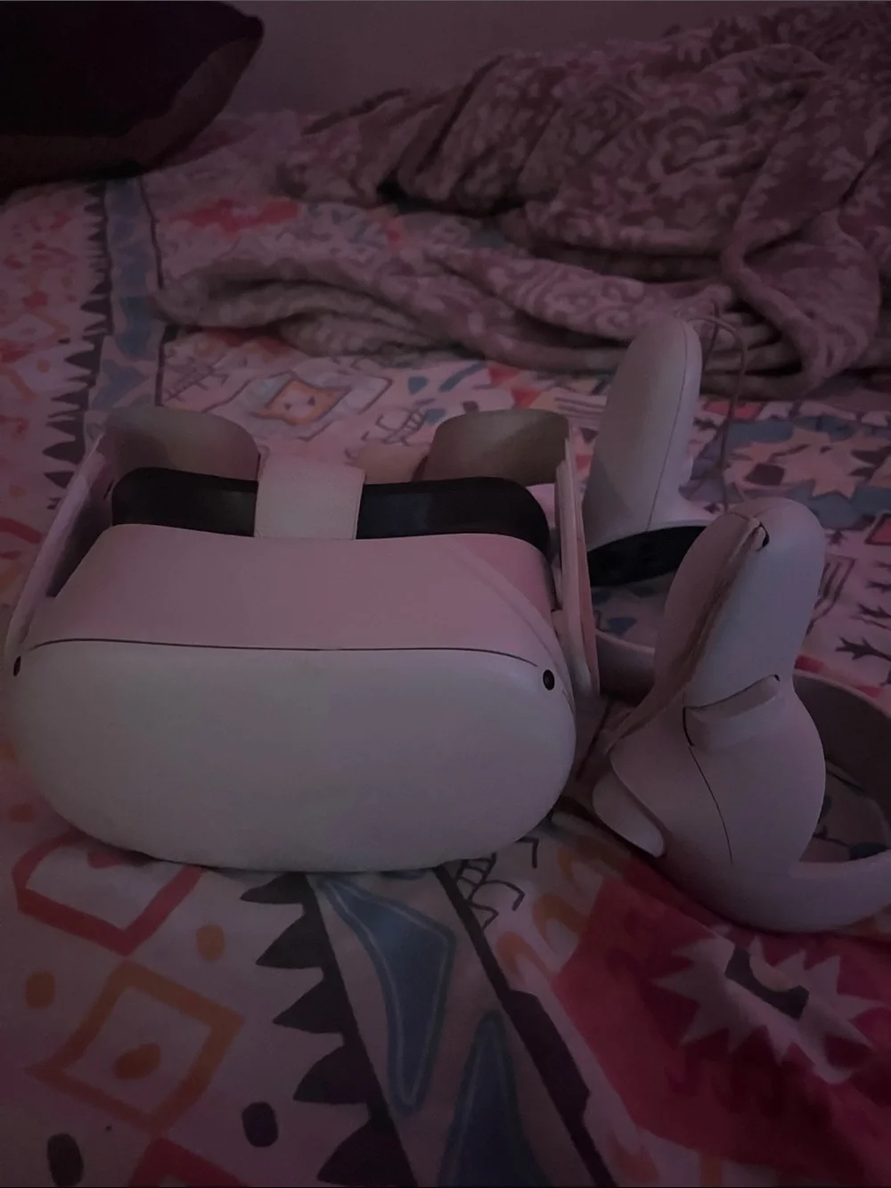 Oculus quest white